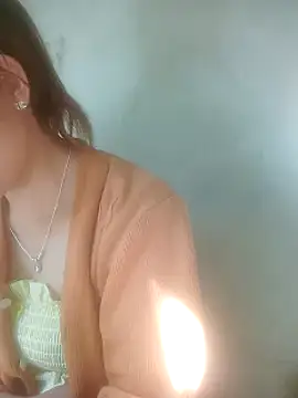 jjennyyy online show from May 12, 8:44 am