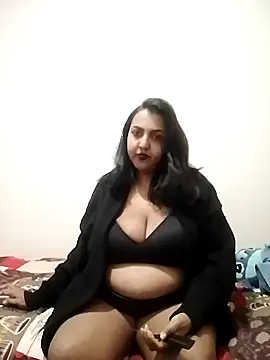 Snapshot of IndianBearxx chatting on May 7, 5:07 pm IndianBearxx online show from May 7, 5:07 pm