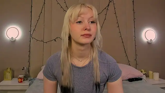 AdeleSilvy online show from March 18, 1:53 am