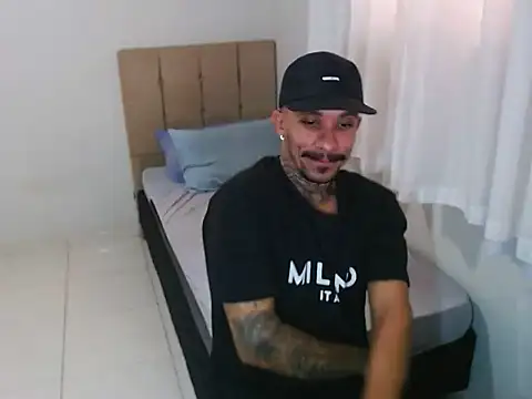 Snapshot of lipegonzalezz chatting on February 12, 3:18 pm lipegonzalezz online show from February 12, 3:18 pm