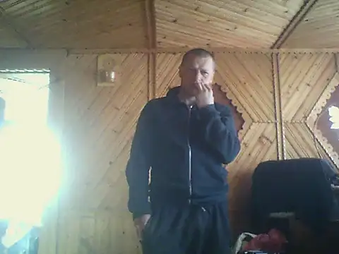 Snapshot of Ivan9iutt chatting on April 28, 5:34 am Ivan9iutt online show from April 28, 5:34 am