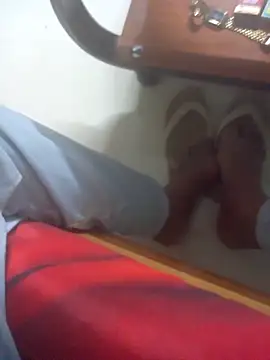 Snapshot of deshi9inch9 chatting on February 23, 8:06 pm deshi9inch9 online show from February 23, 8:06 pm