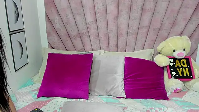 danibellucii  online show from March 16, 3:12 am