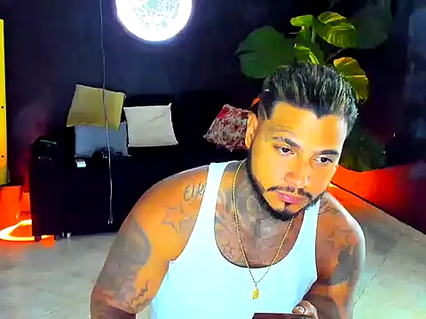 Snapshot of alexis_27121 chatting on February 5, 7:35 am alexis 27121 online show from February 5, 7:35 am