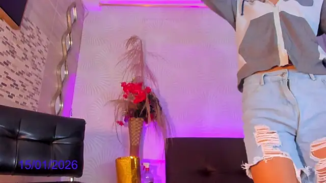 Snapshot of Tslut_Danii chatting on January 15, 2:43 pm Tslut Danii online show from January 15, 2:43 pm