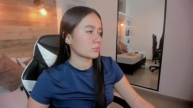 Snapshot of mia_slora chatting on July 15, 12:43 pm mia slora online show from July 15, 12:43 pm