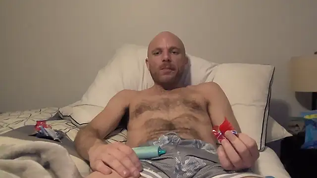 Snapshot of FrankieFuckMe chatting on February 2, 11:47 pm FrankieFuckMe online show from February 2, 11:47 pm