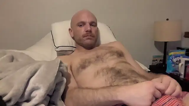 Snapshot of FrankieFuckMe chatting on February 4, 6:52 am FrankieFuckMe online show from February 4, 6:52 am