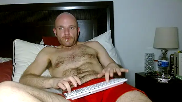 Snapshot of FrankieFuckMe chatting on March 2, 1:41 am FrankieFuckMe online show from March 2, 1:41 am