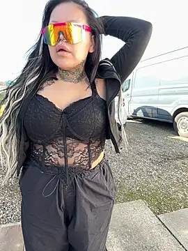 Snapshot of BaByDollxChloe chatting on February 12, 8:37 pm BaByDollxChloe online show from February 12, 8:37 pm