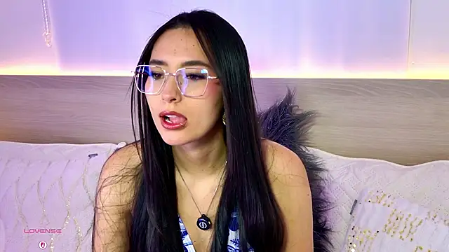 AliceeBloom online show from February 18, 10:33 am