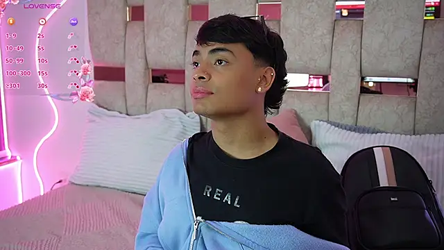 Snapshot of LiamJaxon chatting on February 14, 3:36 am LiamJaxon online show from February 14, 3:36 am