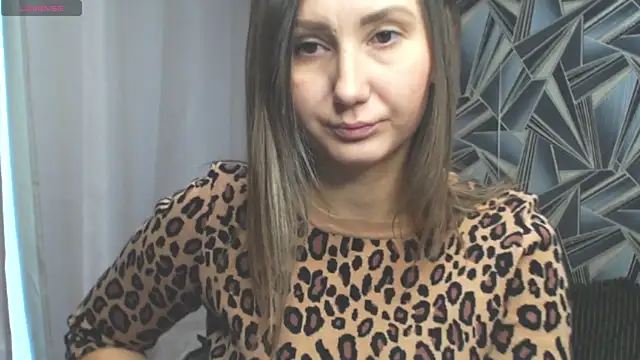 Snapshot of NikkiKiss___ chatting on February 13, 3:24 am NikkiKiss online show from February 13, 3:24 am