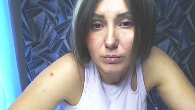 NikkiKiss    online show from April 13, 11:37 am