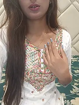 TrendyTales  online show from January 17, 1:05 pm