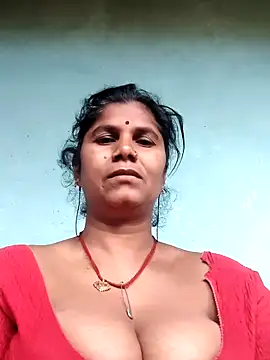 Hot di97 online show from April 8, 1:05 am