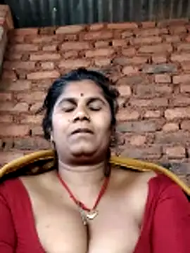 Hot di97 online show from April 9, 1:27 am