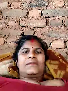 Hot di97 online show from April 12, 1:32 am