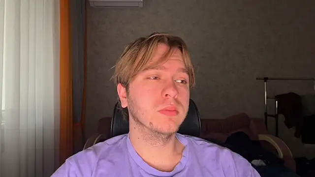 Snapshot of HairyVit chatting on February 14, 5:48 am HairyVit online show from February 14, 5:48 am