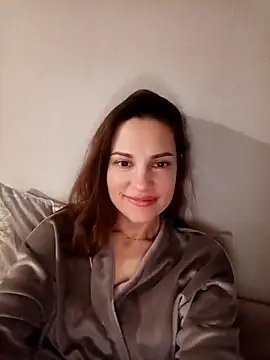 Snapshot of She-Moon chatting on March 27, 7:24 pm She-Moon online show from March 27, 7:24 pm