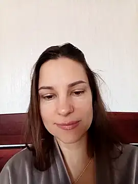 Snapshot of She-Moon chatting on April 5, 6:54 am She-Moon online show from April 5, 6:54 am