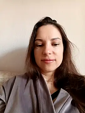 Snapshot of She-Moon chatting on April 20, 5:54 am She-Moon online show from April 20, 5:54 am