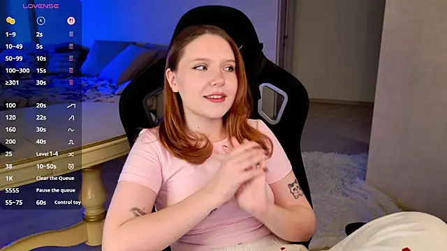 YouHoldMe online show from March 6, 6:15 pm