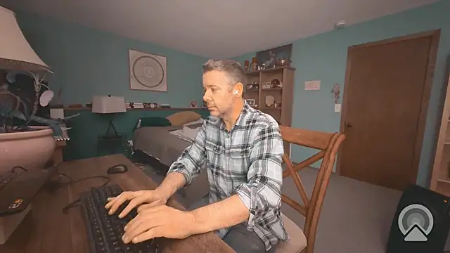 chrisw8140 online show from June 20, 5:21 am