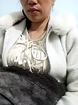 Snapshot of CML93 chatting on February 10, 2:04 am CML93 online show from February 10, 2:04 am