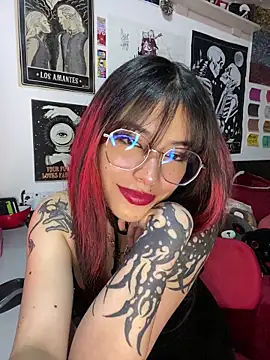 Snapshot of neo_vampy chatting on February 27, 1:27 am neo vampy online show from February 27, 1:27 am