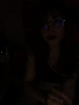 neo vampy online show from April 18, 7:45 am