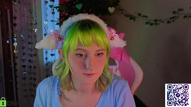 Snapshot of Roziett_Belle chatting on February 8, 9:13 am Roziett Belle online show from February 8, 9:13 am