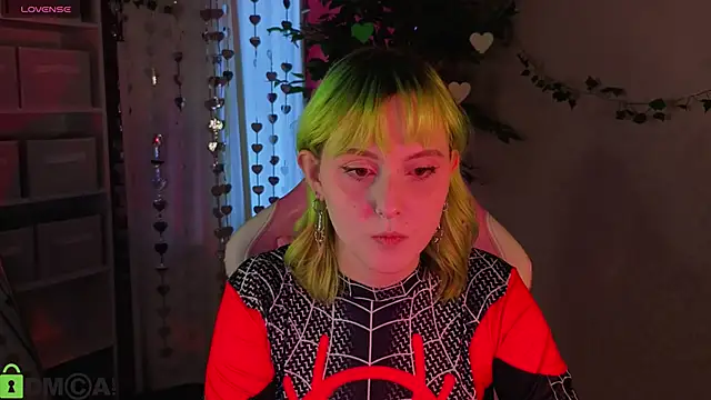 Snapshot of Roziett_Belle chatting on February 21, 9:10 am Roziett Belle online show from February 21, 9:10 am