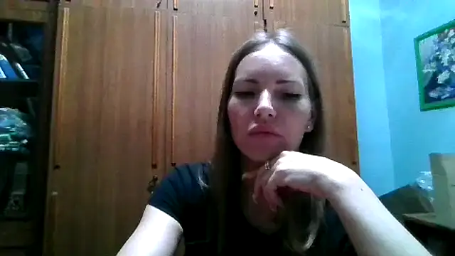 Snapshot of Valyssa chatting on June 26, 10:30 am Valyssa online show from June 26, 10:30 am