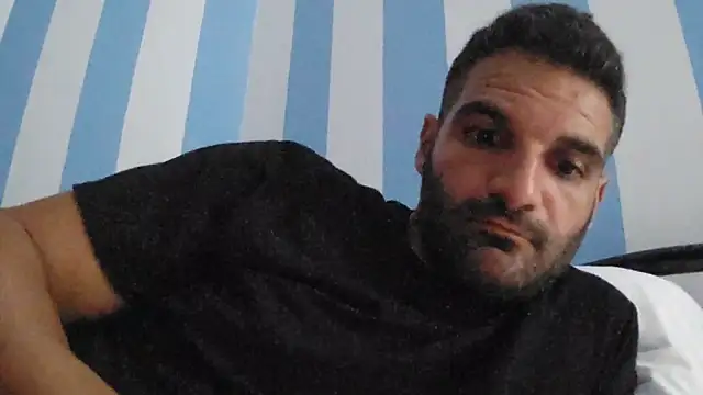 Snapshot of marios87xxl chatting on August 2, 2:32 am marios87xxl online show from August 2, 2:32 am