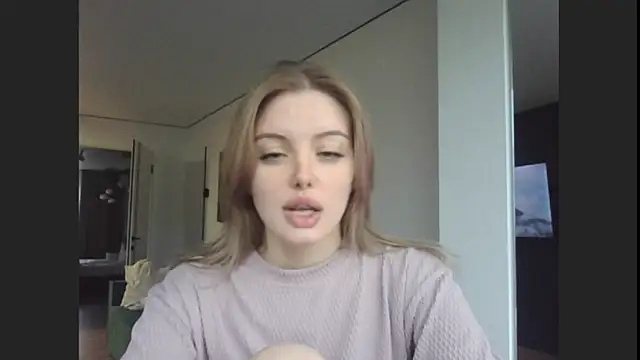 Snapshot of lina_milka chatting on May 15, 1:40 pm lina milka online show from May 15, 1:40 pm