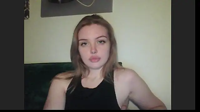 Snapshot of lina_milka chatting on May 21, 6:04 pm lina milka online show from May 21, 6:04 pm