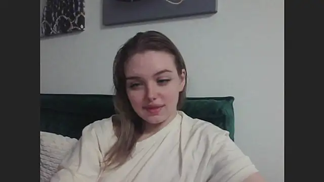 Snapshot of lina_milka chatting on May 29, 9:24 pm lina milka online show from May 29, 9:24 pm