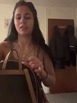 Snapshot of AmbeerGlow chatting on January 15, 5:27 pm AmbeerGlow online show from January 15, 5:27 pm