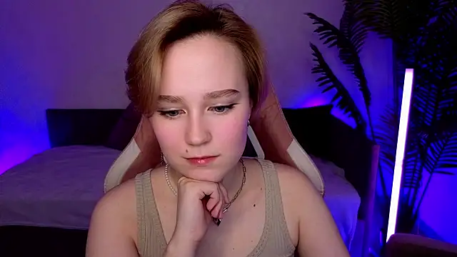 Ellie Heavenly online show from February 13, 8:43 am