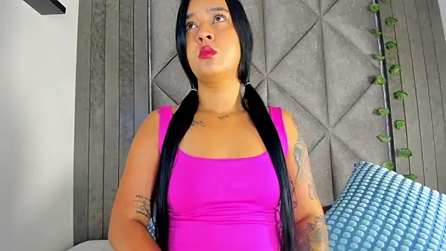 Snapshot of ChloeeMiller__ chatting on February 13, 11:39 am ChloeeMiller online show from February 13, 11:39 am