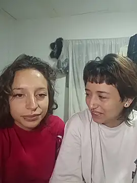 AlexxaAndRileyy online show from May 29, 3:32 pm