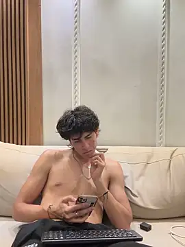 noahx valko online show from February 18, 5:25 am