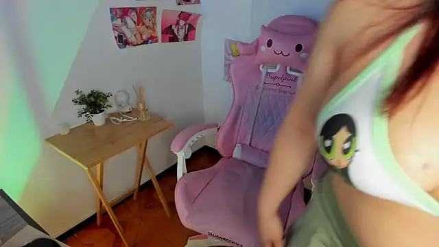 Snapshot of Ale_Alej chatting on February 28, 12:39 pm Ale Alej online show from February 28, 12:39 pm