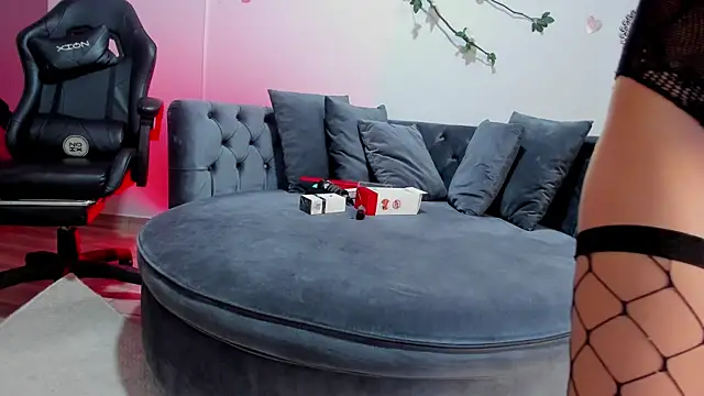 Snapshot of victoria_grey__ chatting on February 28, 4:02 am victoria grey online show from February 28, 4:02 am