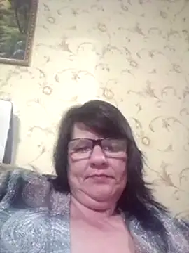 NysiOlsen online show from May 7, 8:25 pm