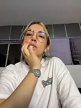 Paulinaa bella online show from February 12, 12:27 am