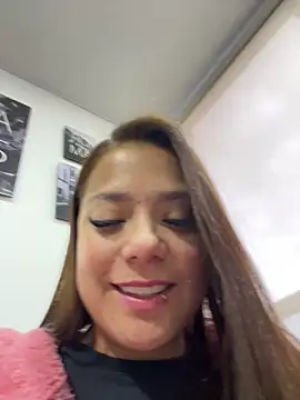 Pretty  Milf online show from April 5, 11:18 am