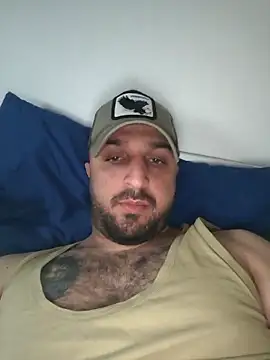 Snapshot of Mertozer01 chatting on March 15, 4:51 am Mertozer01 online show from March 15, 4:51 am