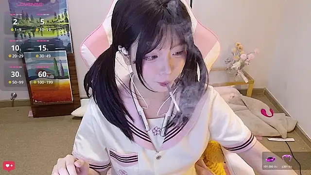 Qiqiiii-05 online show from June 10, 1:21 pm
